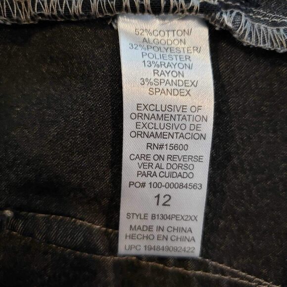 Democracy Women's Skinny Pants in Light Beige - Picture 7 of 9